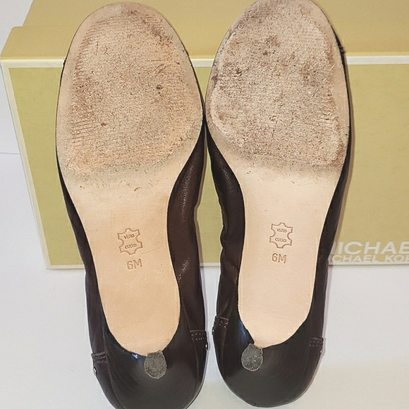 Michael Kors Vintage Astor Leather Studs Kitten Pumps Chocolate Brown 6 With Box - Picture 16 of 17